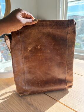 Adrian klis Classic Brown Leather Messenger Bag for Men - Everyday Carry